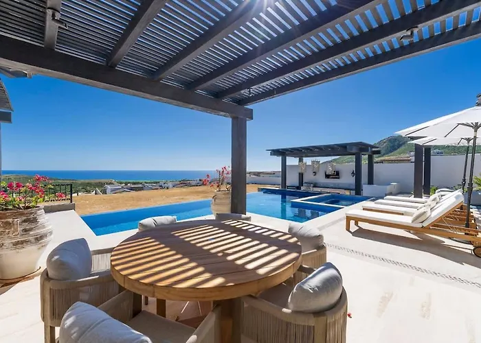 Luxury With Infinity Pool And Ocean View Holiday home *